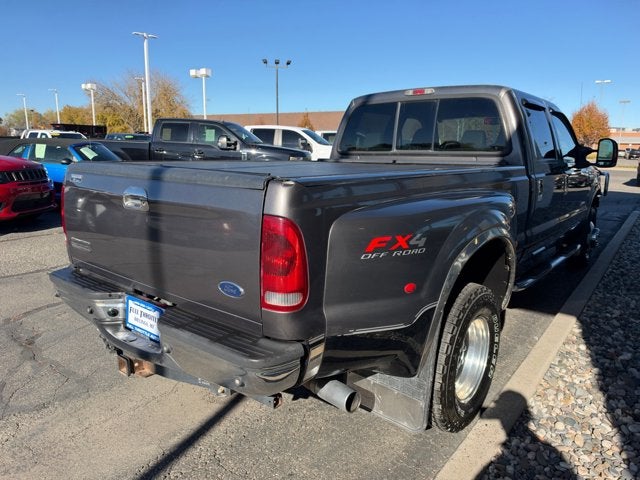 2006 Ford Super Duty F-350 DRW Lariat