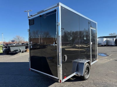 26 CROSS ENCLOSED CARGO Base